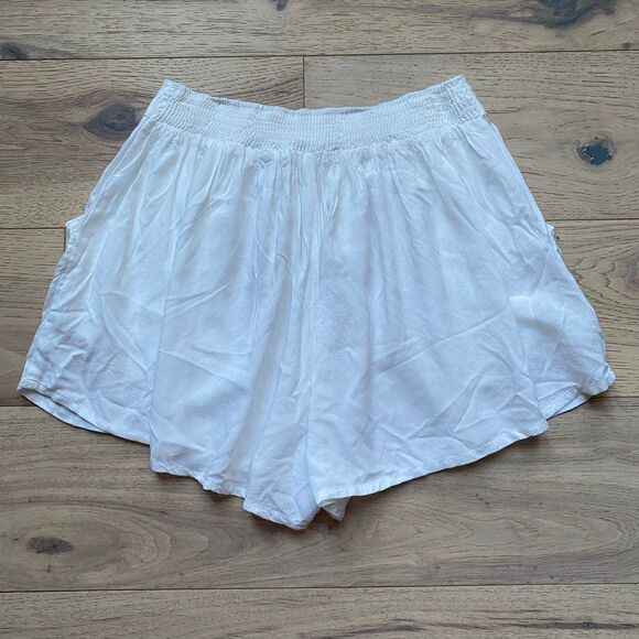 NWT White boho shorts with pocket - Picture 4 of 5